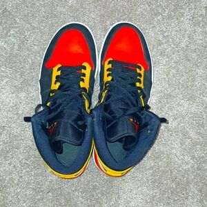 Air Jordan 1 Mid SE "Amarillo"